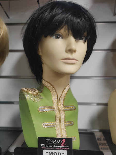 MOD black short wig