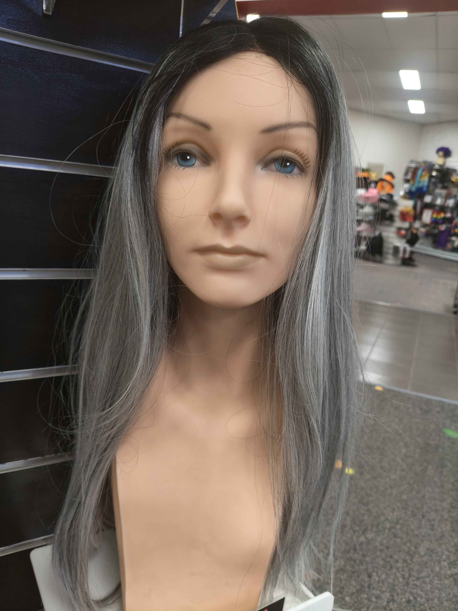 Grey / Silver Curlabel fibre wig