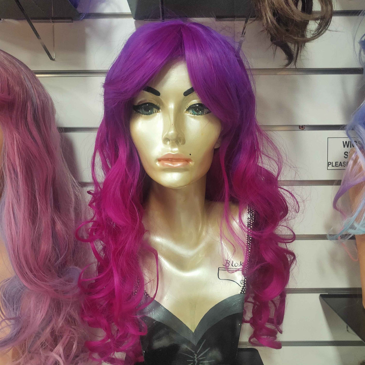 Manic panic fuschia passion styleable fibre wig