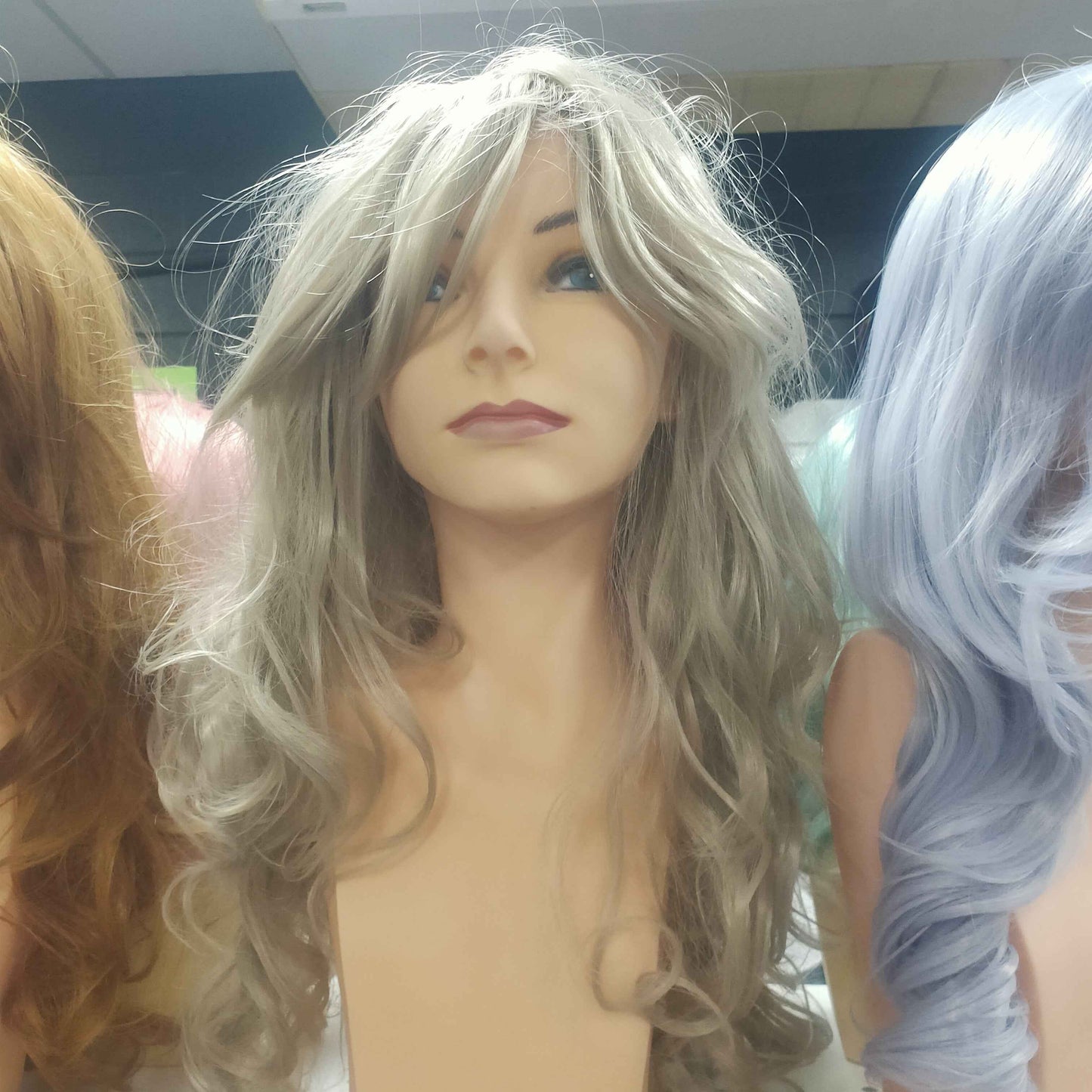 Nicole silver blonde styleable fibre wig