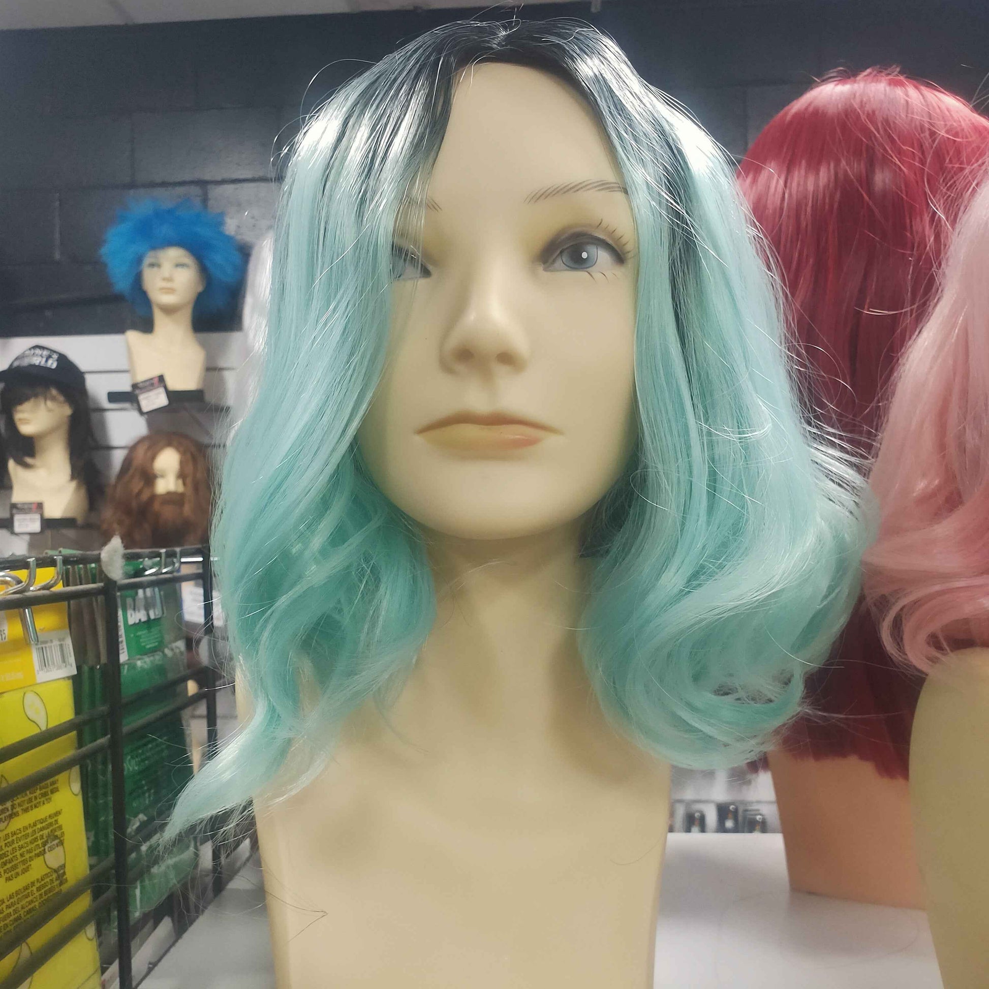 Peppermint Kourtney stylable fibre wig