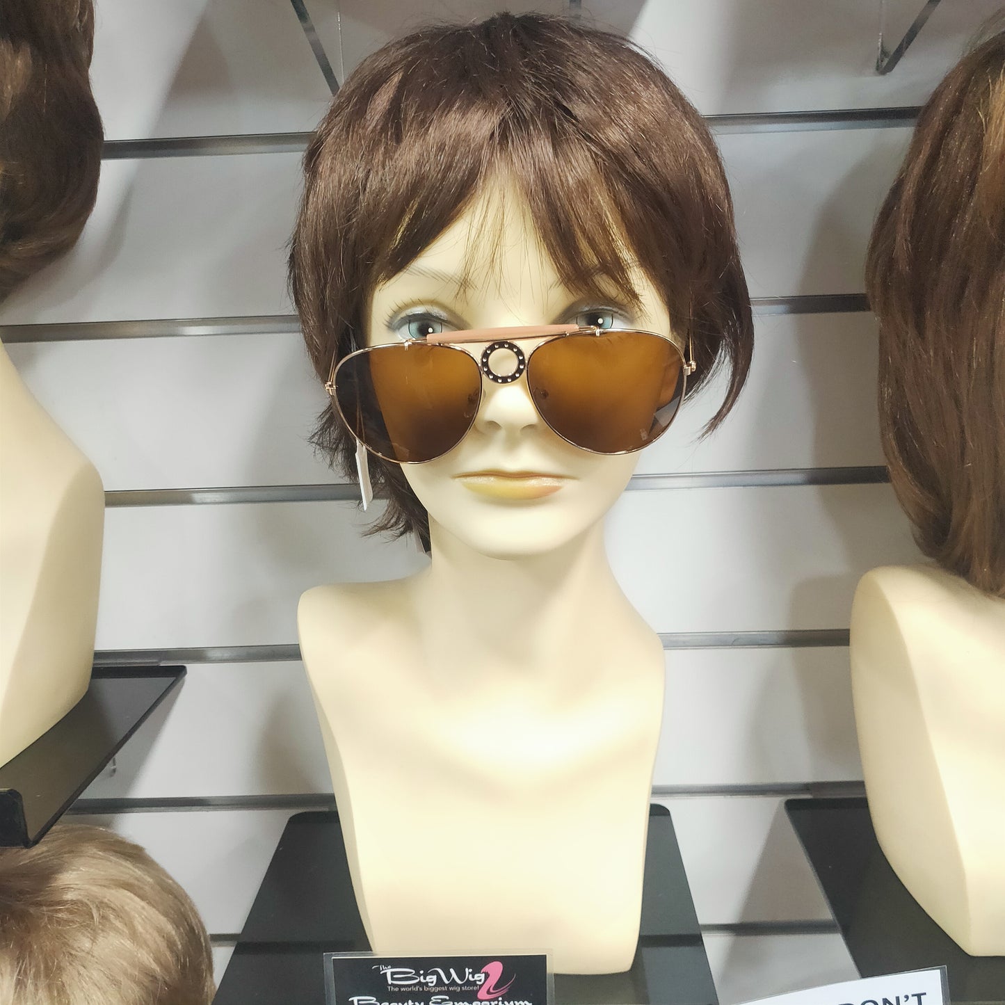 Mens short 70S brown wig